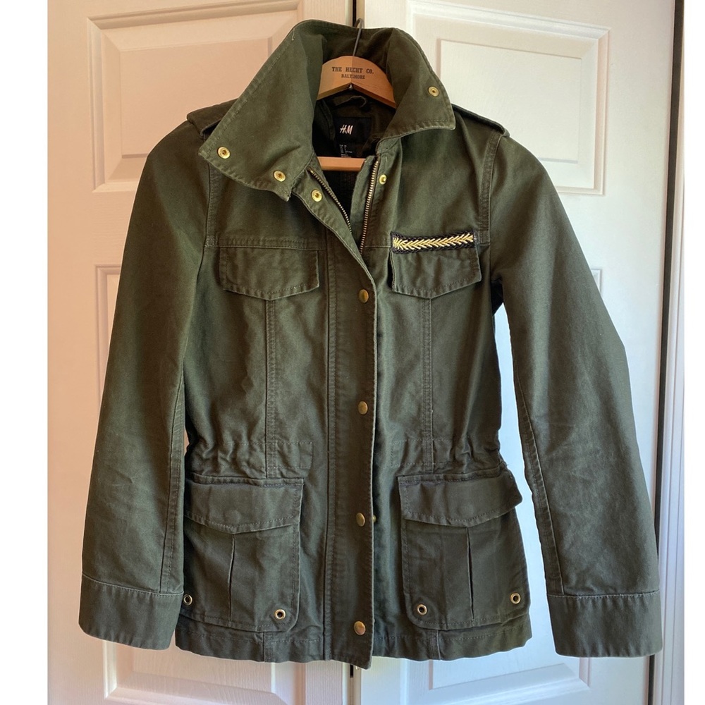 H&M jacket. Sturdy cotton material. Great for Fall!